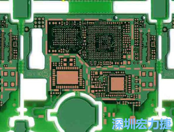 在產(chǎn)品極度要求小型化設(shè)計(jì)時(shí)，可利用HDI板材壓縮主板面積，同時(shí)具減輕重量?jī)?yōu)點(diǎn)。